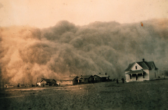 Dust bowl storm approaching Stratford, TX, 1935